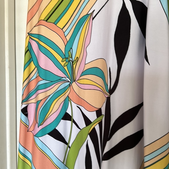 Vintage Lily Print Dress - Picture 2 of 3